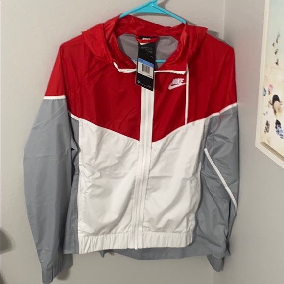 Women’s red and white Nike jacket size medium NWT - Picture 1 of 5